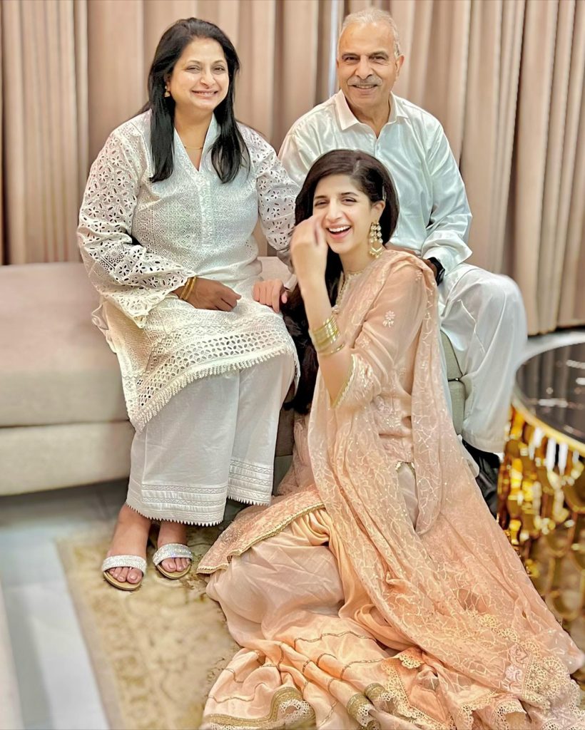 Mawra Hocane Eid Pictures With Her Family