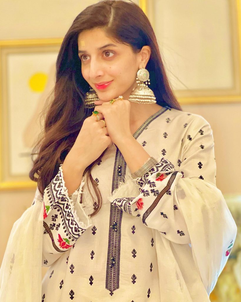 Mawra Hocane Eid Pictures With Her Family