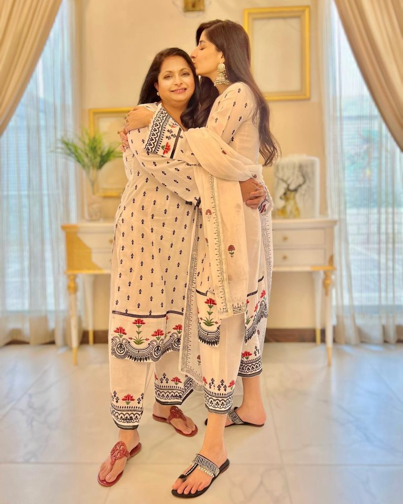 Mawra Hocane Eid Pictures With Her Family