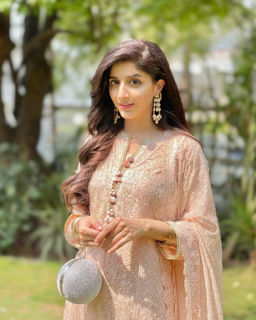 Mawra Hocane Eid Pictures With Her Family