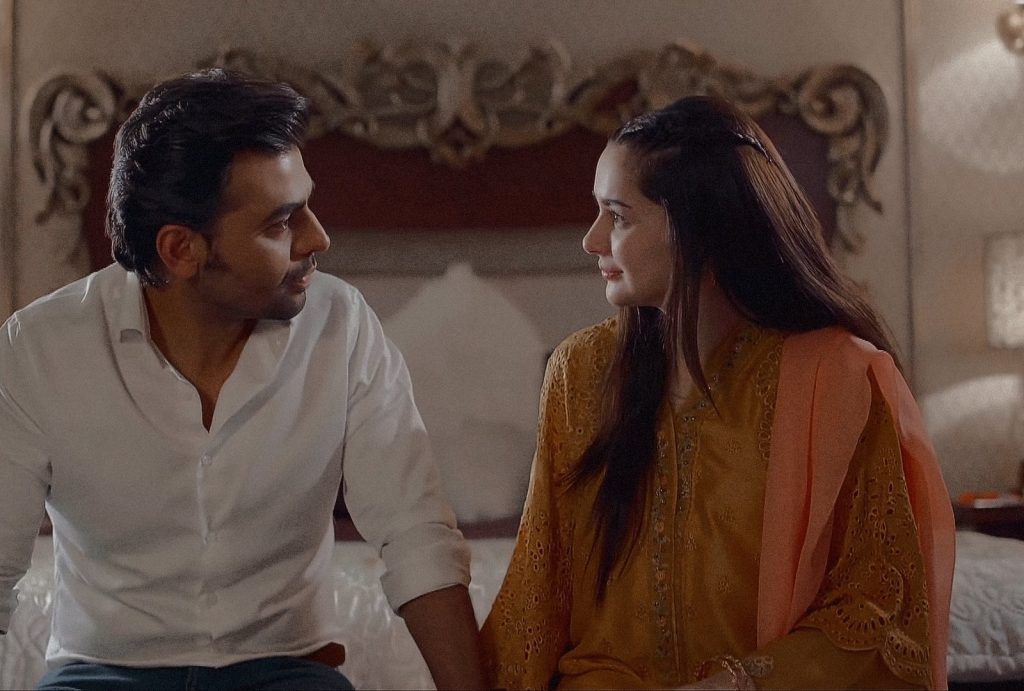 Fans are loving the romance of Haniya Aamir and Farhan Saeed in 'Mere Humsafar'