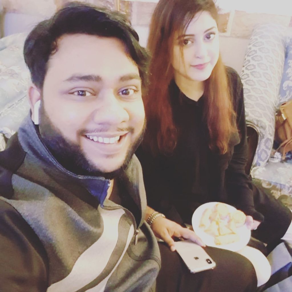 Youtuber Nadir Ali's Beautiful Clicks With Wife