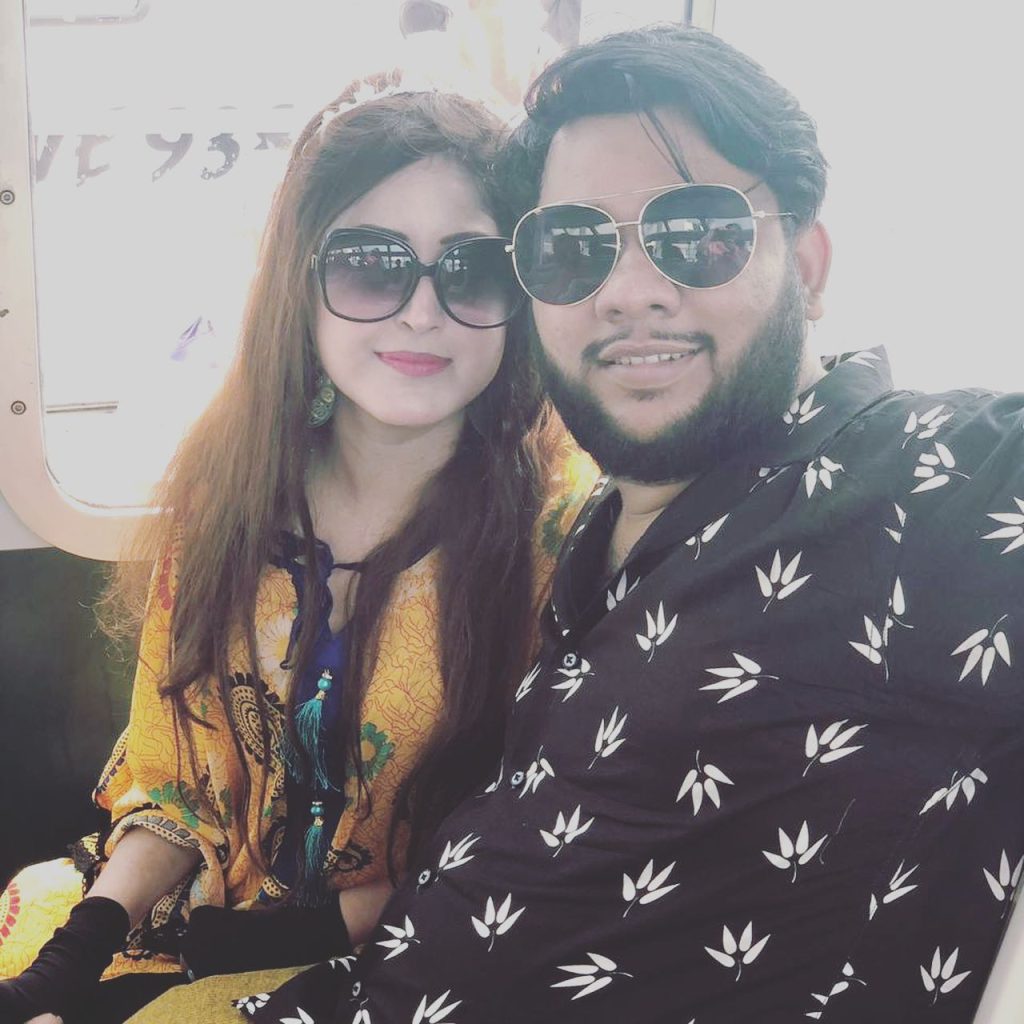 Youtuber Nadir Ali's Beautiful Clicks With Wife