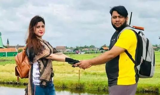 Youtuber Nadir Ali's Beautiful Clicks With Wife