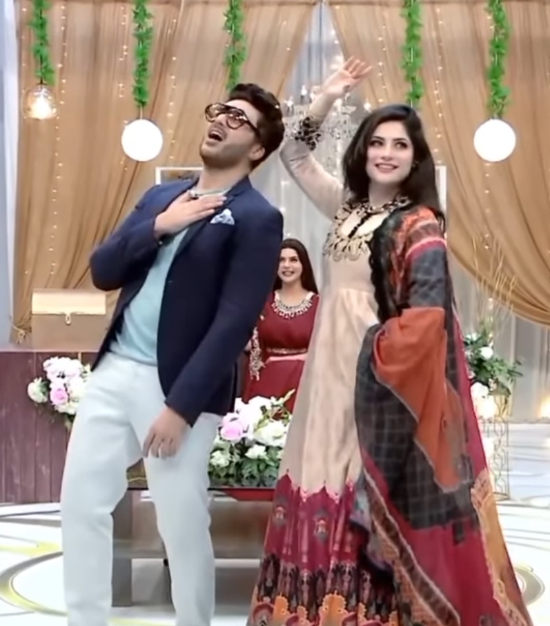 Neelum Muneer & Ahsan Khan Dance on Their Latest Song - Comments