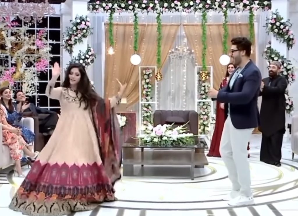 Neelum Muneer & Ahsan Khan Dance on Their Latest Song - Comments