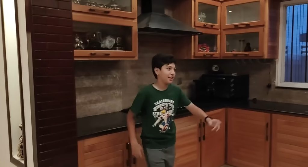 Pehlaaj Iqrar Ul Hassan Gave a Detailed Tour of His House