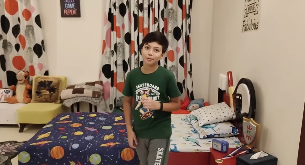 Pehlaaj Iqrar Ul Hassan Gave a Detailed Tour of His House