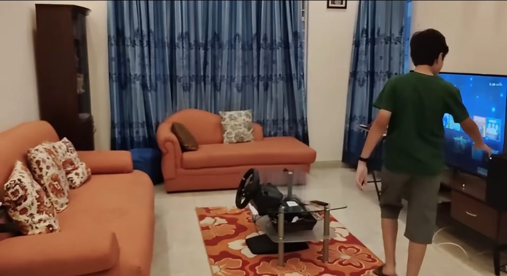 Pehlaaj Iqrar Ul Hassan Gave a Detailed Tour of His House