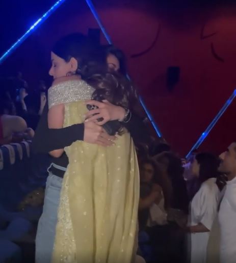 Saba Qamar’s Emotional Video From “Kamli’s” Premier Invites Public Backlash