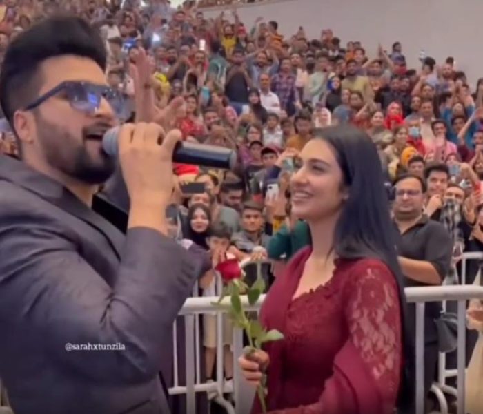 Sarah Khan And Falak Shabir's Pictures From Concert At Lucky One Mall Karachi