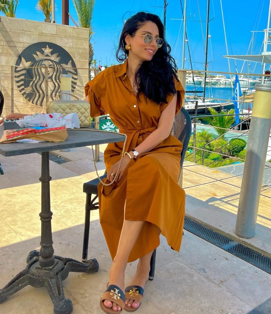 Sports Anchor Zainab Abbas Setting Major Styling Goals On Vacations