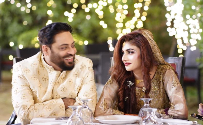 Young & Beautiful Girl Proposes Aamir Liaquat Hussain