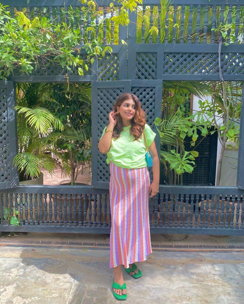 Pregnant Anumta Qureshi Enjoying Sunday Brunch - Shares Pictures