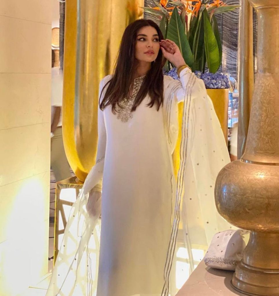 Best Dressed Pakistani Celebrities on Eid 2022