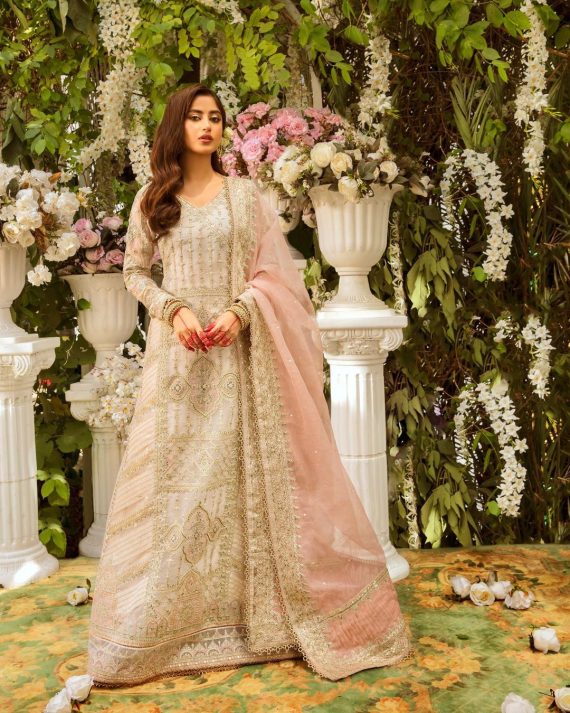 Sajal Aly Looks Ethereal For Qalamkar Shoot Reviewitpk 