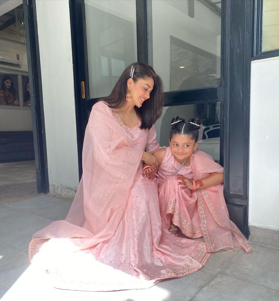 Sanam Jung Twins With Mom And Daughter On Eid ul Fitr 2022