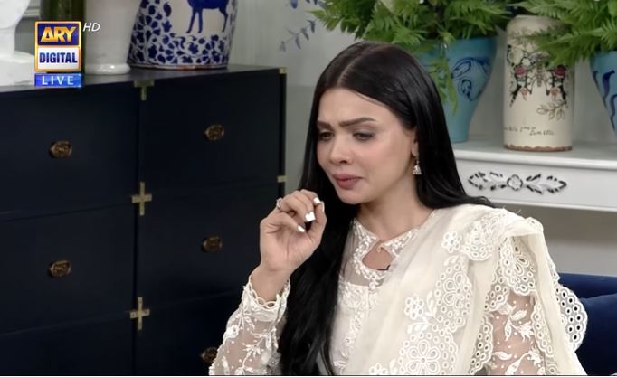 Struggles Sara Loren Faced After Her Father's Death