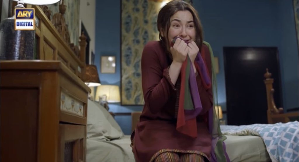 Twitter Users Praise Hania Aamir's Acting In Mere Humsafar