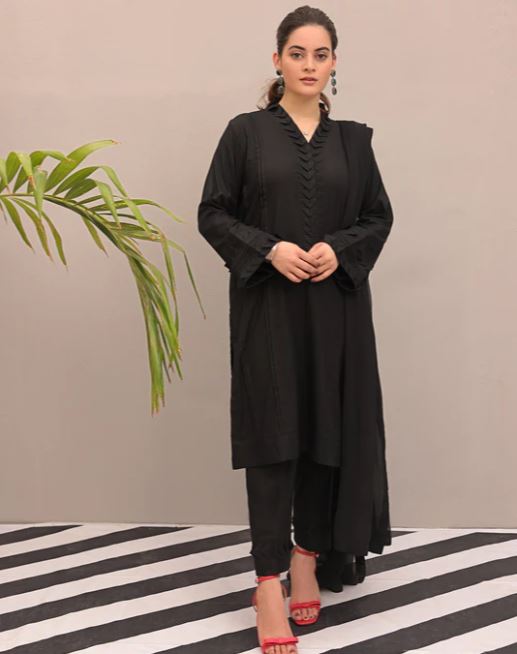 AnM Closet's Eid Solids'22 Featuring Minal Khan