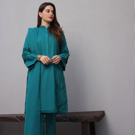 AnM Closet's Eid Solids'22 Featuring Minal Khan