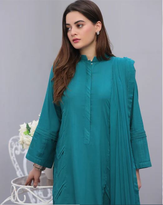 AnM Closet's Eid Solids'22 Featuring Minal Khan