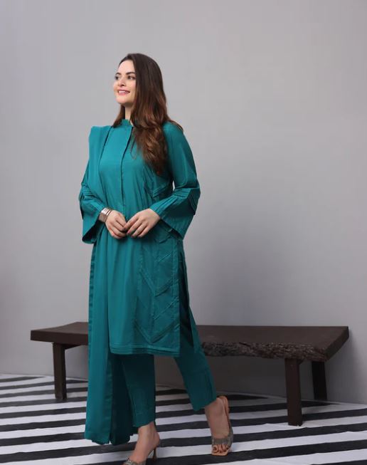 AnM Closet's Eid Solids'22 Featuring Minal Khan