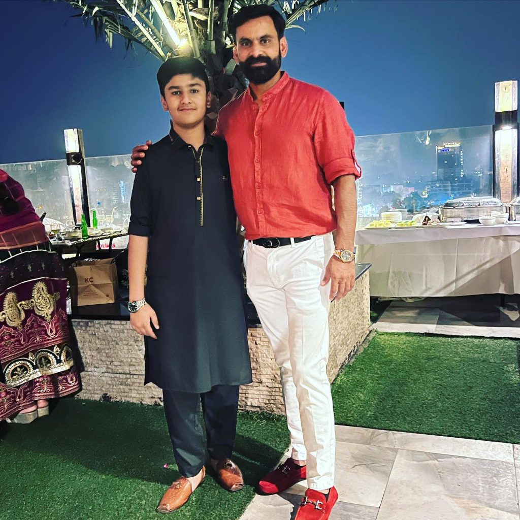 Cricketer Mohammad Hafeez Beautiful Family Pictures