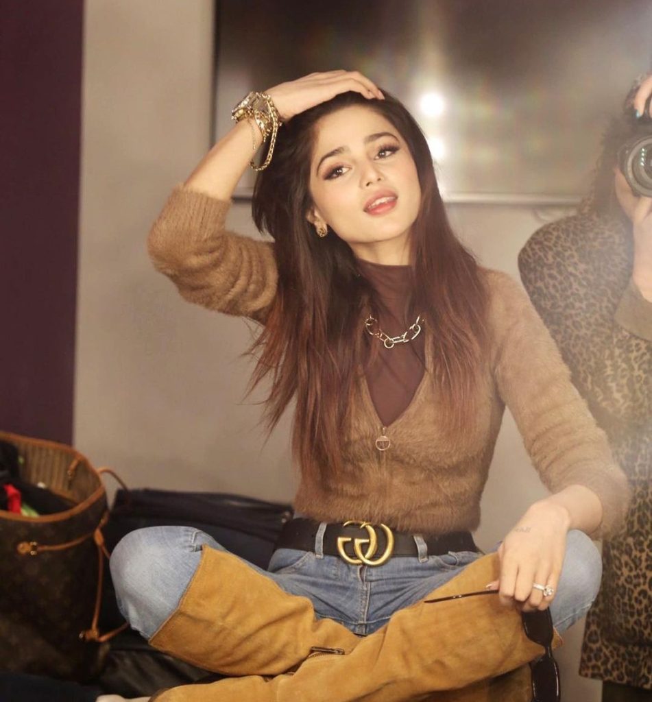 Aima Baig's Bad Live Singing Invites Public Criticism