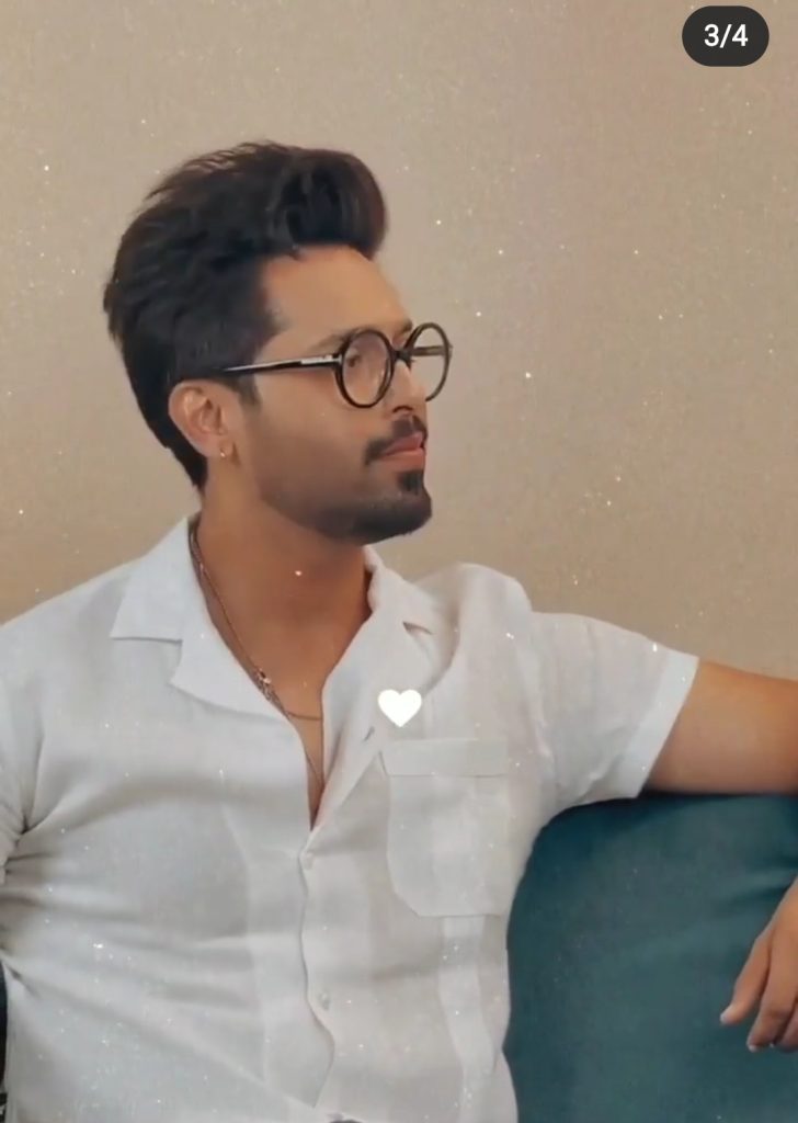 Fahad Mustafa's Latest Picture Invites Public Trolling