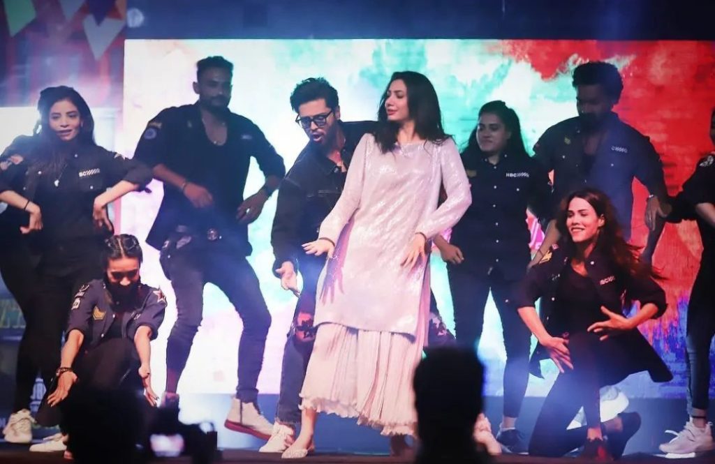 Fans Express Displeasure Over Mahira Khan & Fahad Mustafa Latest Dance Video