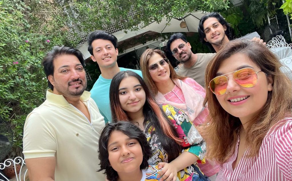 Javeria Saud and Sahiba Rambo's family gets together