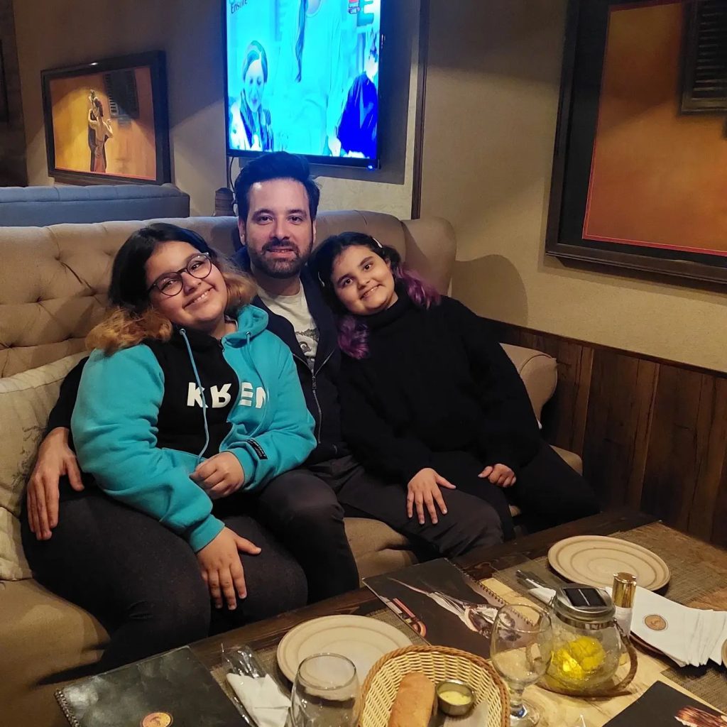 Mikaal Zulfiqar's Adorable Clicks With His Daughters