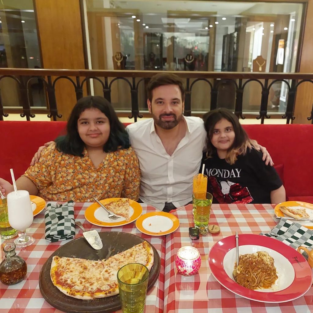 Mikaal Zulfiqar's Adorable Clicks With His Daughters