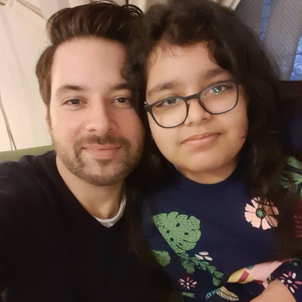 Mikaal Zulfiqar's Adorable Clicks With His Daughters