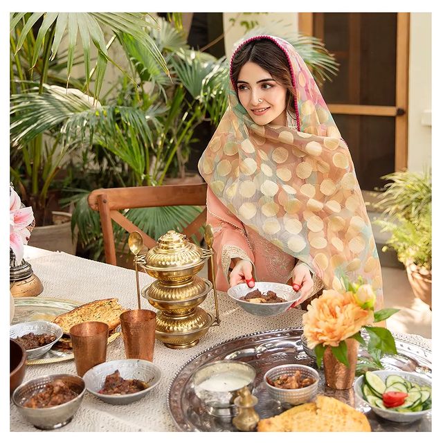 Rangrasiya Eid Collection '22 Featuring Yumna Zaidi and Meerab Ali