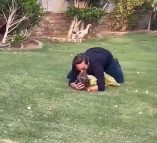 Shahid Afridi's heartwarming video with daughter wins the internet