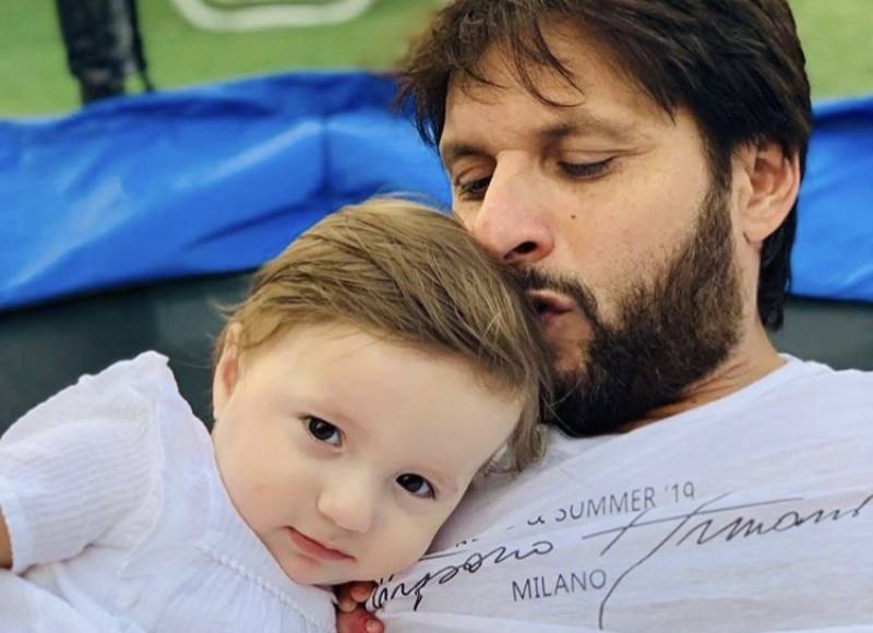 Shahid Afridi’s Heartwarming Video With Daughter Wins Internet