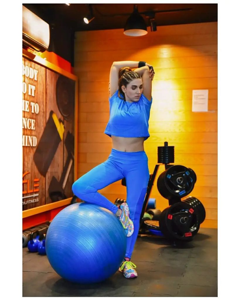 Sana Fakhar Looking Fab At The Gym