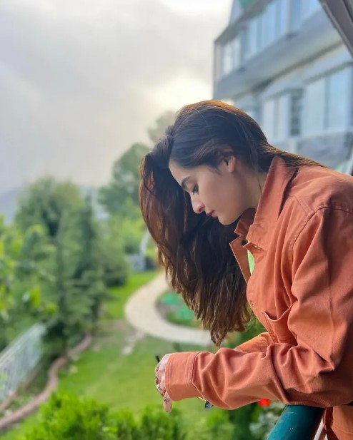 Aiman Khan And Muneeb Butt Enjoy Beautiful Scenery Of Nathia Gali