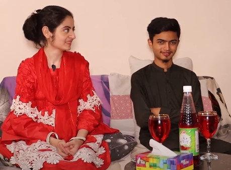 Dua Zehra And Zaheer First Interview Together-Share Love Story