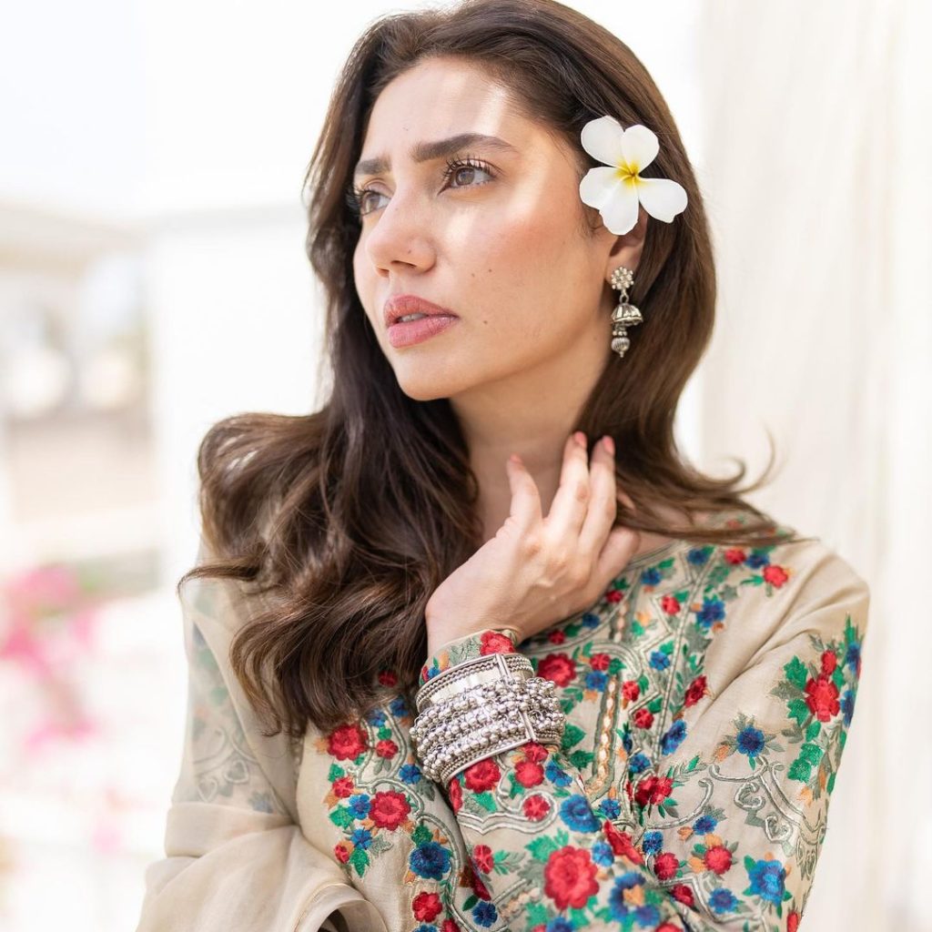 Mahira Khan's Beautiful Promotion Looks For Quaid E Azam Zindabad