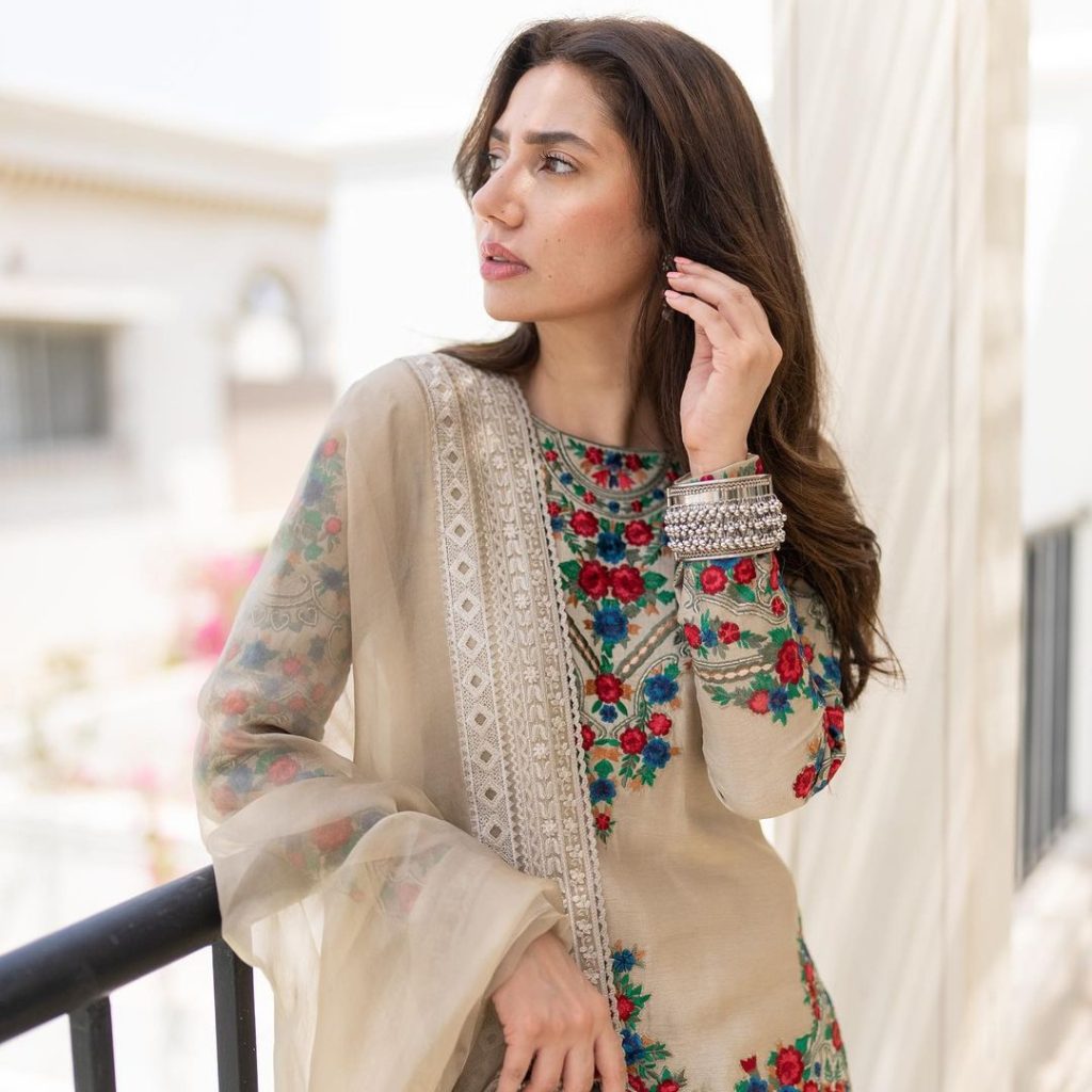 Mahira Khan's Beautiful Promotion Looks For Quaid E Azam Zindabad