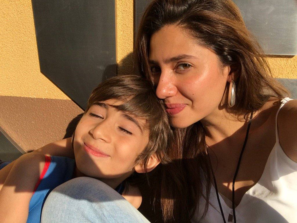 How Mahira Khan Manages Her Career Along With Motherhood