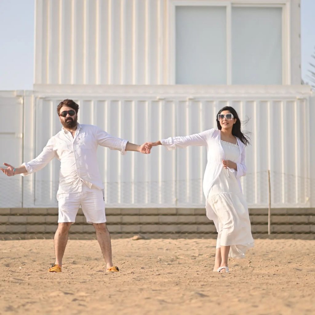 Nida Yasir And Yasir Nawaz's Romantic Anniversary Photoshoot At Beach