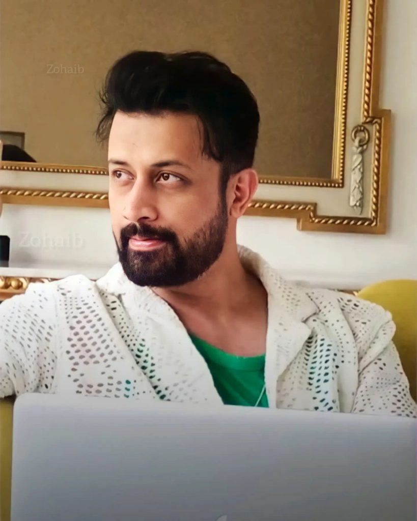 Atif Aslam Wins Fans' Hearts For Doing live Calls on WhatsApp