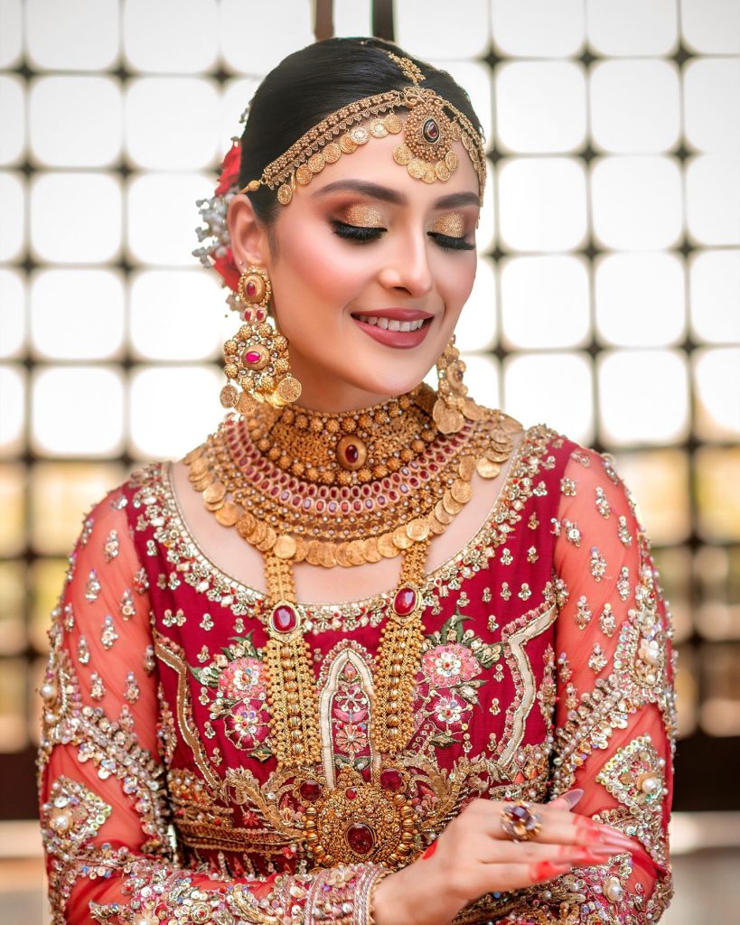 Ayeza Khan Looks Flawless In Her Latest Bridal Shoot