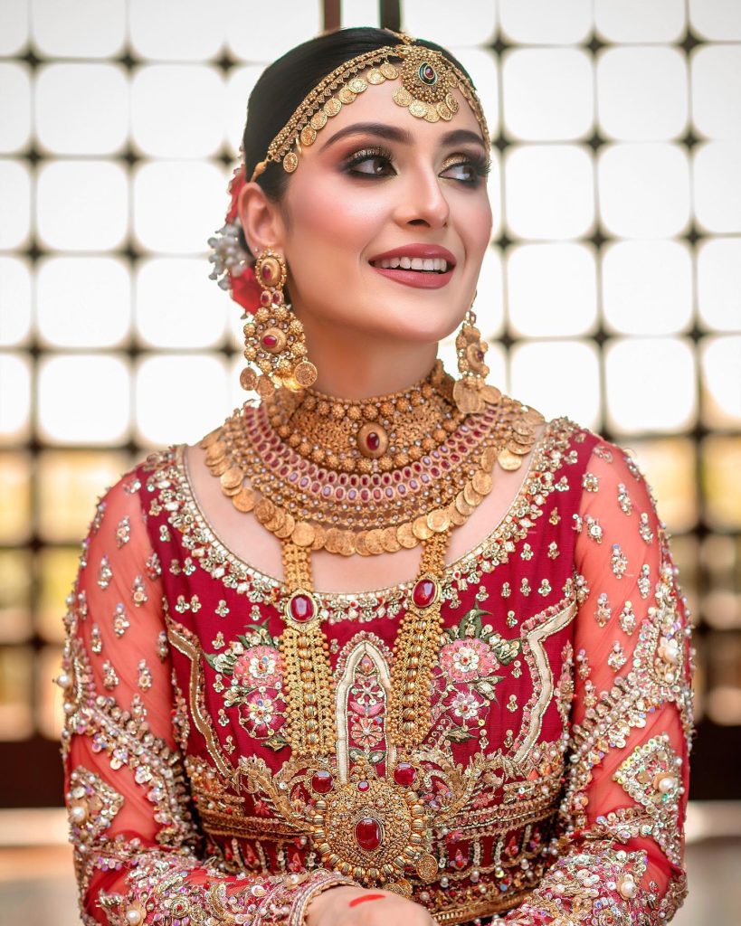 Ayeza Khan Looks Flawless In Her Latest Bridal Shoot