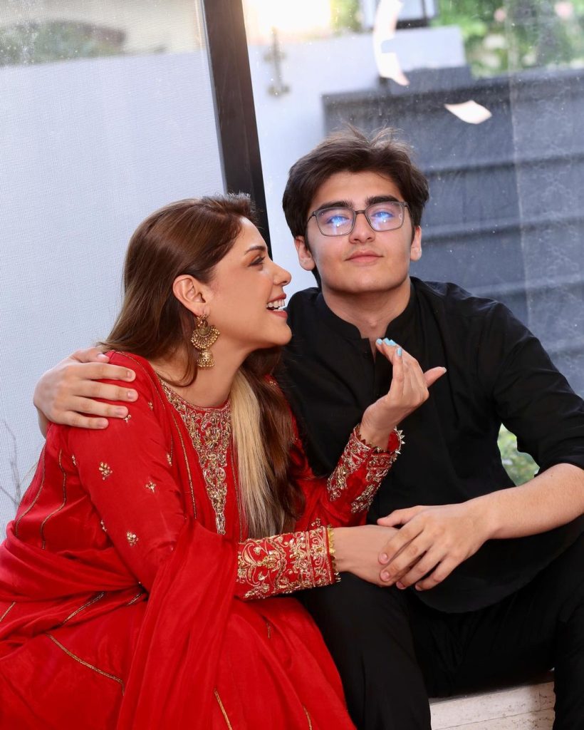 Hadika Kiyani Eid ul Adha 2022.  picture with son from
