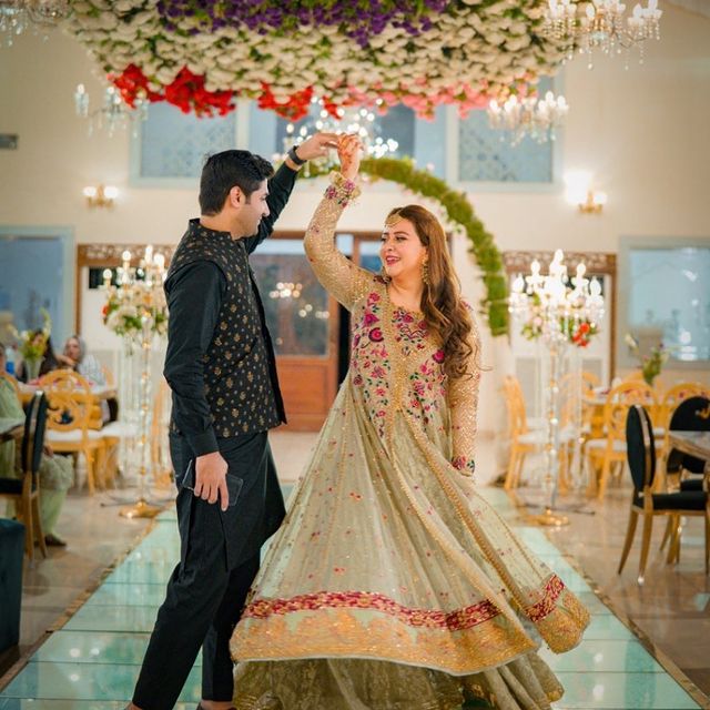 Rabia Anum's Bewitching Clicks With Husband From A Wedding Event